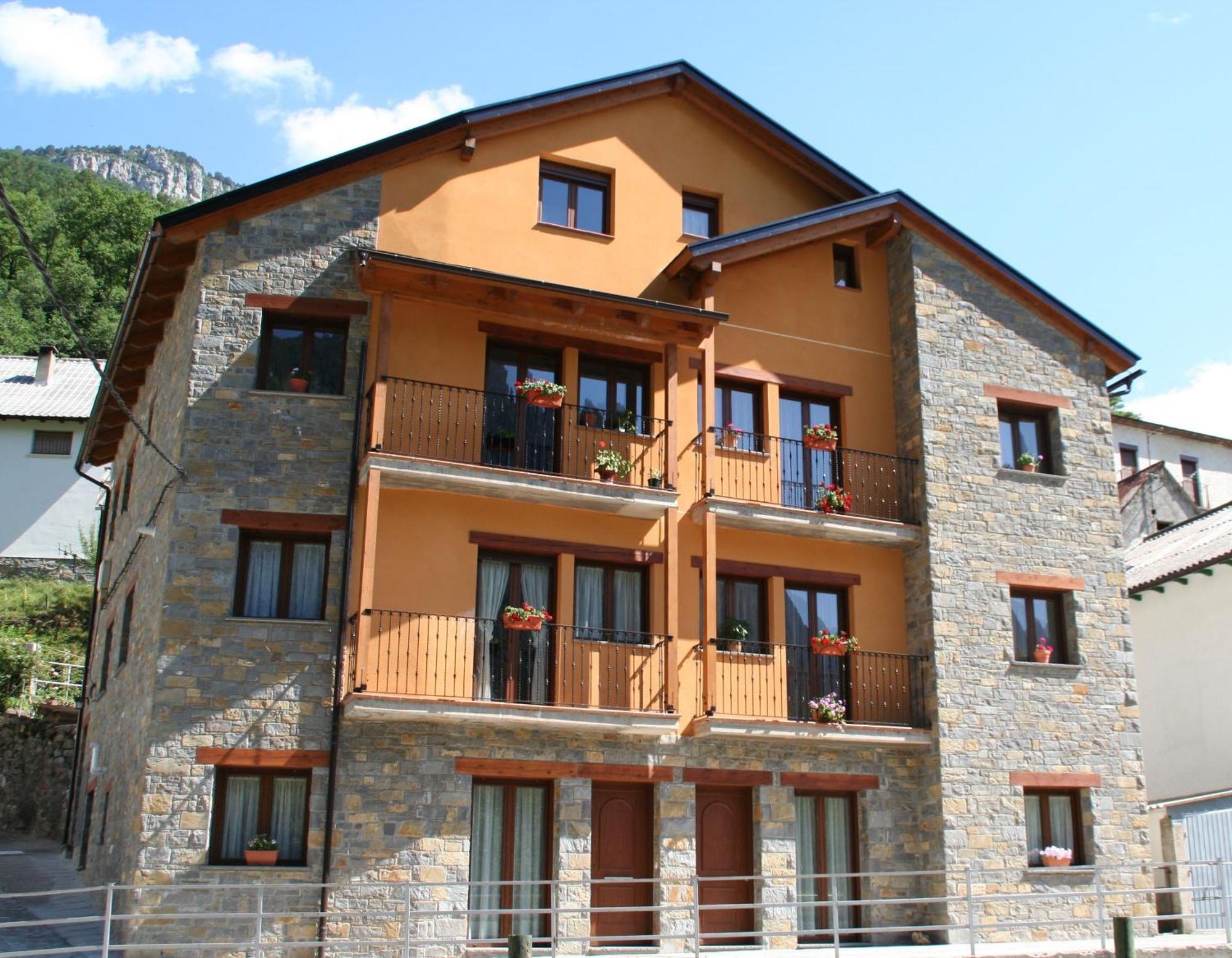 Apartamentos Mobison Salinas de Bielsa Kültér fotó
