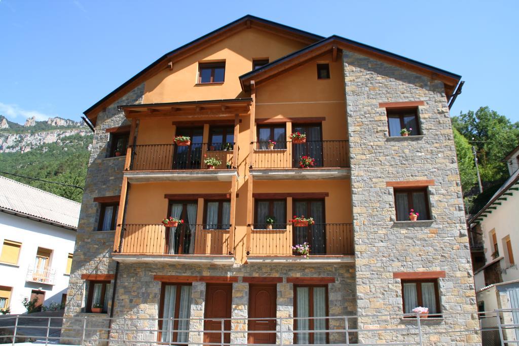 Apartamentos Mobison Salinas de Bielsa Kültér fotó